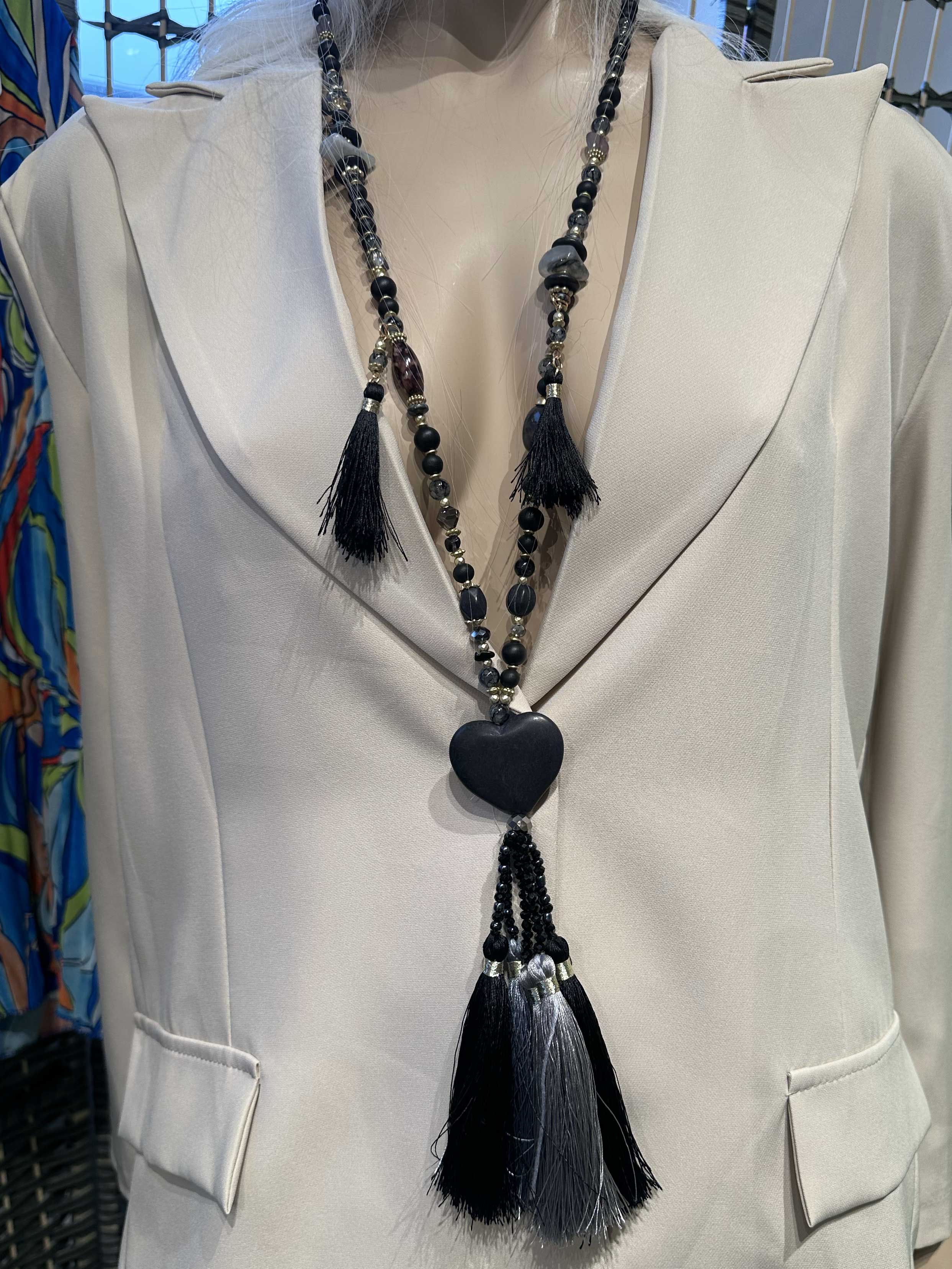 Alucia - Perlekæde med hjerte og kvaster